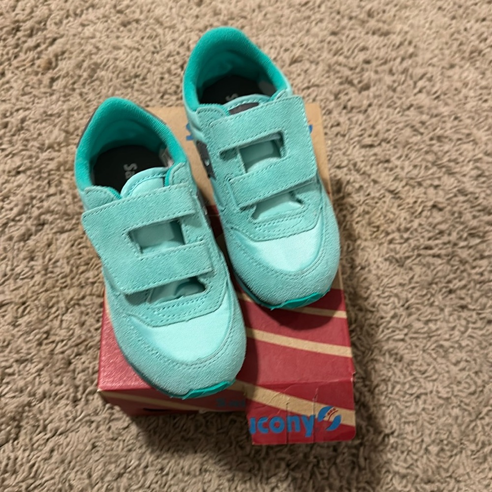Saucony Baby Jazz size 10M toddler sneaker. Color turquoises and grey.